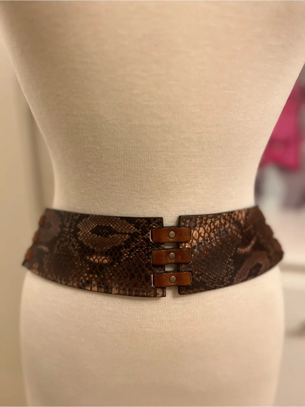 DKNY Chestnut Brown Snake-Print Wide Belt with Round Wooden Buckle - Size Large